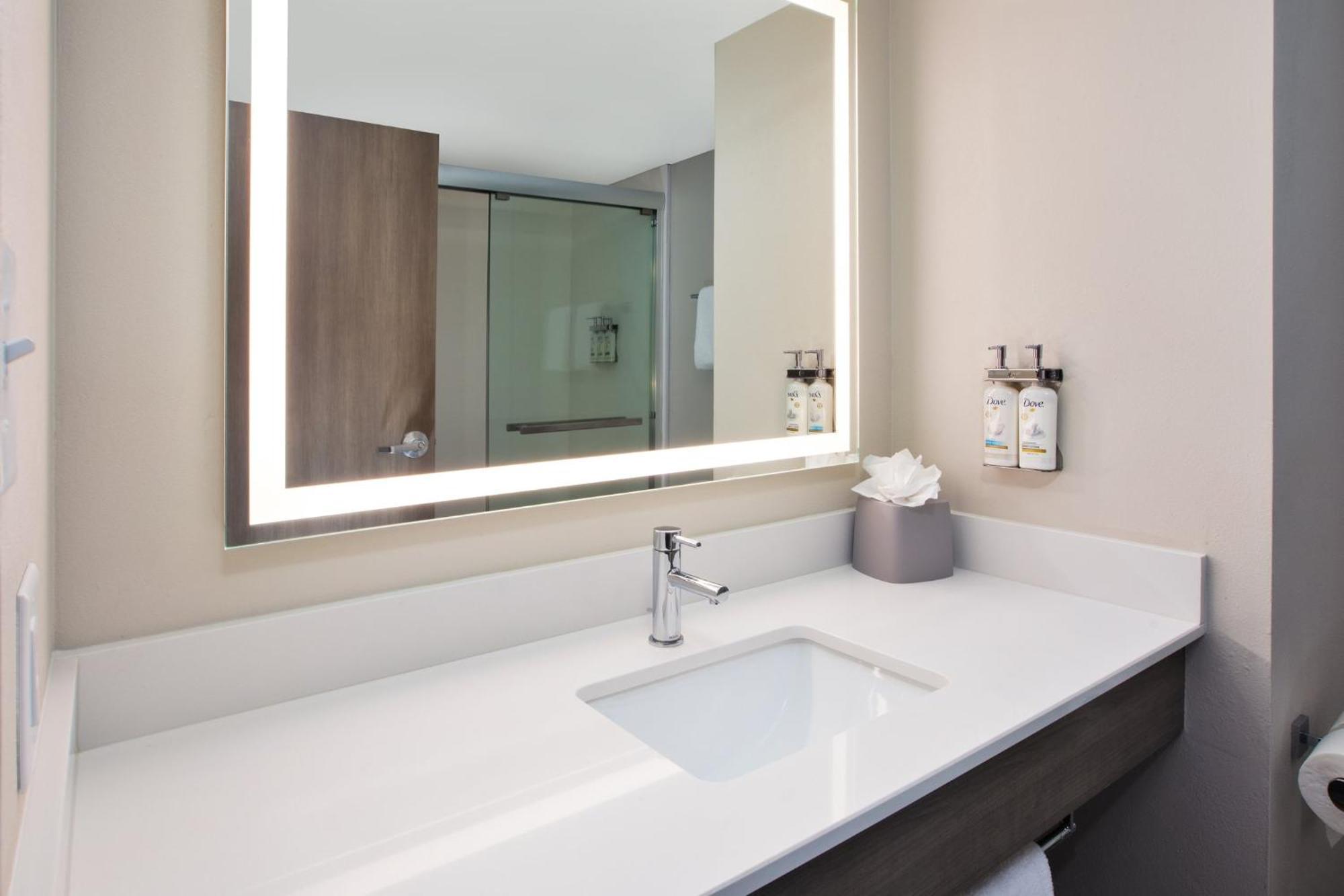 Holiday Inn Express & Suites I-26 & Us 29 At Westgate Mall By Ihg Спартанбърг Екстериор снимка